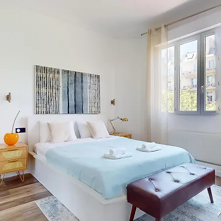 Signature Champs Elysees *