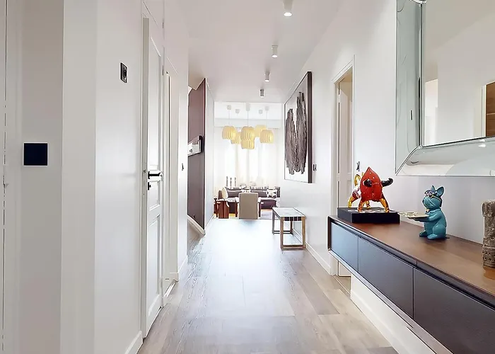 Signature Champs Elysees Apartment