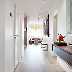 Signature Champs Elysees Apartament