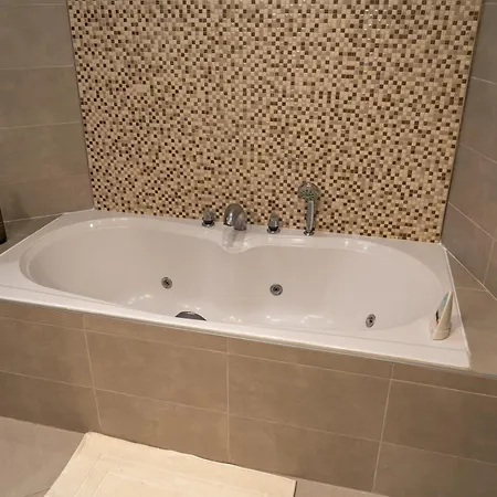 Signature Champs Elysees Apartment *